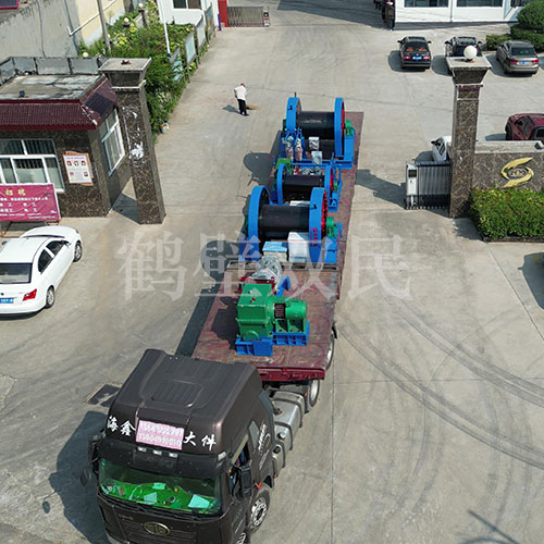 凿井绞车发货：双筒25吨凿井绞车！