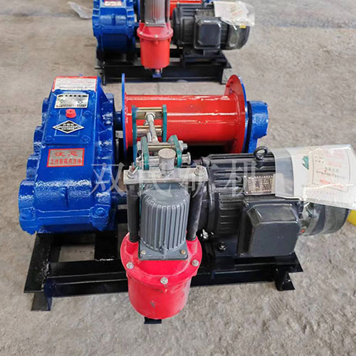 卷扬机，也叫绞车